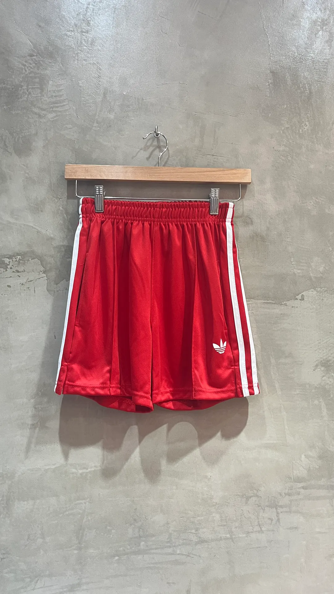 Short ancho color rojo — foto 1 de 2