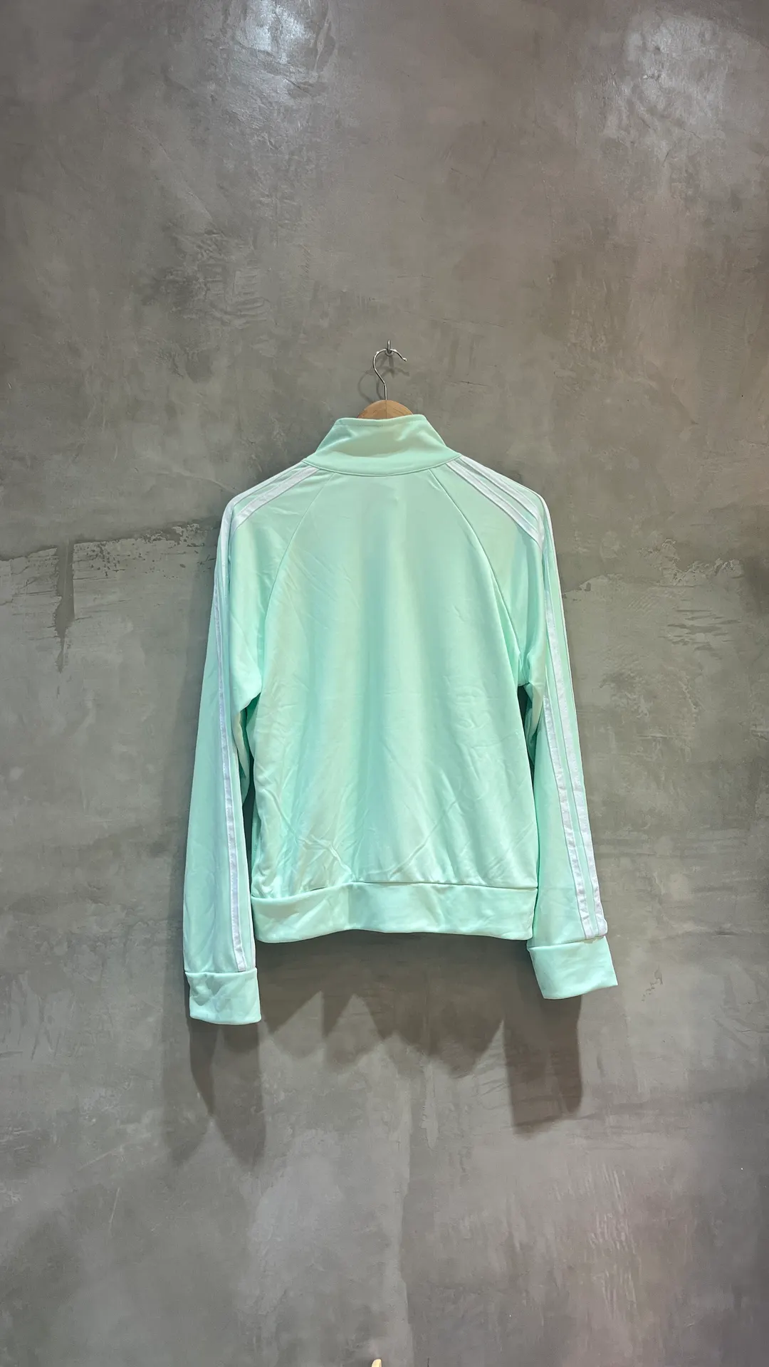Campera larga de verano color verde pastel — foto 2 de 2